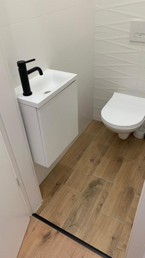 Sipsix Apartment - Modern 2 Bedroom Newly Renovated Flat With Ac In Budapest City Centre Exteriör bild