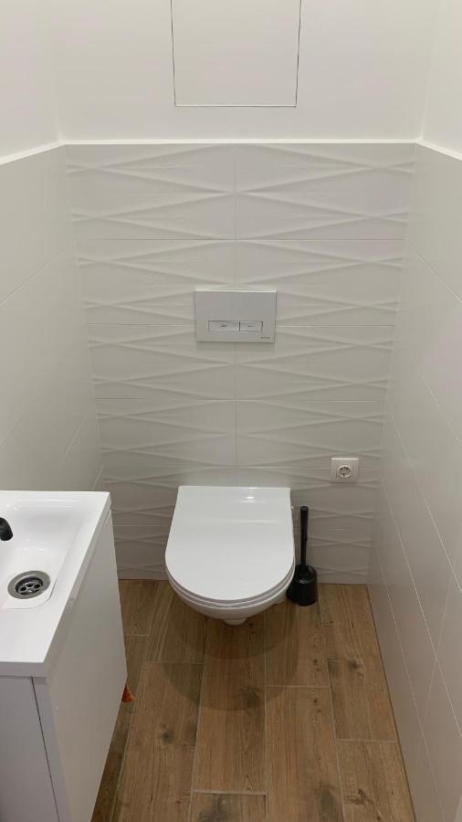 Sipsix Apartment - Modern 2 Bedroom Newly Renovated Flat With Ac In Budapest City Centre Exteriör bild